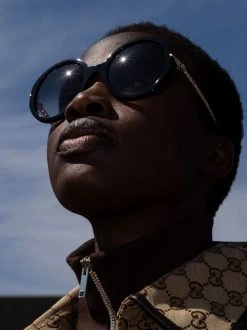 Gucci Eyewear 001 BLACK GOLD GREY Lunettes De Soleil à Monture Oversize Femme 7 Gucci Eyewear 001 BLACK GOLD GREY Lunettes De Soleil à Monture Oversize Femme -Gucci Eyewear Soldes 2022 15426106 32535182 600