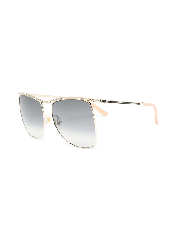 Gucci Eyewear 001 GOLD GOLD GREY Lunettes De Soleil 0820S à Monture Carrée Femme 2 Gucci Eyewear 001 GOLD GOLD GREY Lunettes De Soleil 0820S à Monture Carrée Femme – Image 2